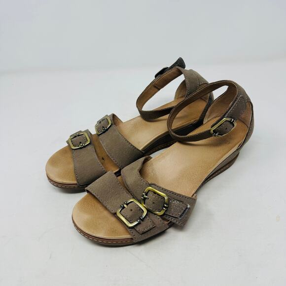 Dansko Taupe Leather Buckle Strap Wedge‎ Sandals Size 39 Comfort Classic Basic - Picture 14 of 14